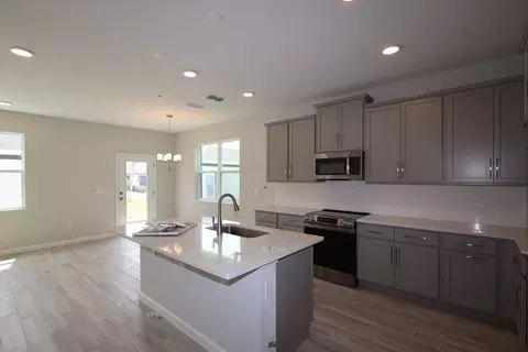 Kitchen - 1405 Hyde St, Saint Cloud, FL 34771 photo 4 of 8