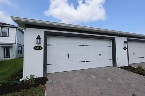 Exterior - 1405 Hyde St, Saint Cloud, FL 34771 photo 9 of 12