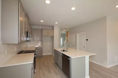 Kitchen - 1405 Hyde St, Saint Cloud, FL 34771 photo 2 of 8