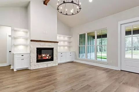 Living - Jeremiah Ct, Hickory, NC 28601 photo 2 of 4