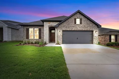 3508 Columbus St, Gainesville, TX 76240