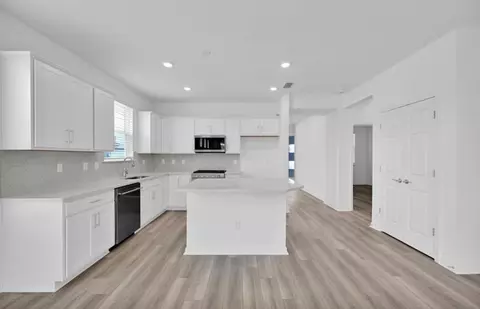Kitchen - 320 Ecliptic Loop, Yulee, FL 32097 photo 2 of 3