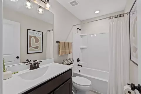 Bath - 1 Hazel Ct, Wright City, MO 63390 photo 8 of 21