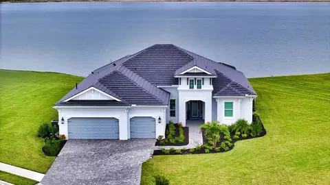 4056 Skysail Dr, Naples, FL 34120