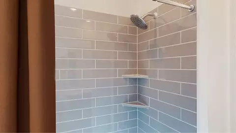 Bath - 3622 Compass Pointe Ct, Angleton, TX 77515 photo 3 of 5