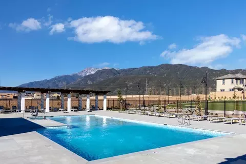 Exterior - 16556 Forest Ln, Fontana, CA 92336 photo 5 of 6
