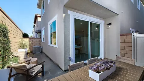 Exterior - 16556 Forest Ln, Fontana, CA 92336 photo 2 of 6