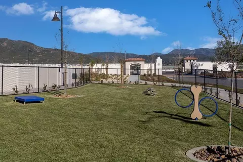 Exterior - 16556 Forest Ln, Fontana, CA 92336 photo 6 of 6
