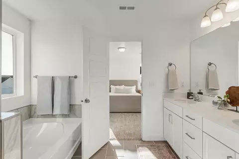 Bath - 2106 W 2530 N, Clinton, UT 84015 photo 1 of 6