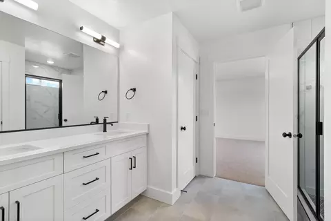 Bath - 7115 N Cairns Way, Eagle Mountain, UT 84005 photo 1 of 4