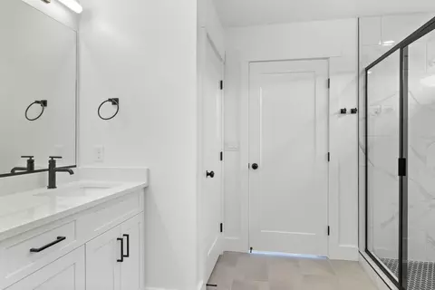 Bath - 7115 N Cairns Way, Eagle Mountain, UT 84005 photo 2 of 4