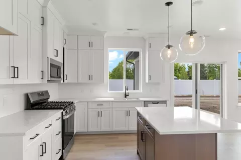 Kitchen - 7115 N Cairns Way, Eagle Mountain, UT 84005 photo 1 of 5