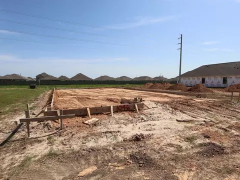 1046 Garnet Star Dr, La Marque, TX 77568
