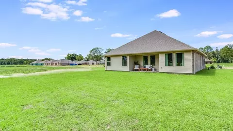 Exterior - 111 Cruz Dr, Sunset, LA 70584 photo 6 of 6