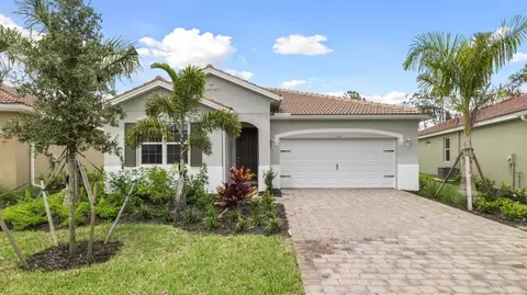 18158 Lagoon Reach Ln, North Fort Myers, FL 33917
