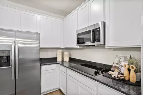 Kitchen - 639 Encore Dr, Perry, GA 31069 photo 4 of 10