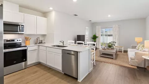 Kitchen - 3321 Spineywood Dr, Ocoee, FL 34761 photo 3 of 5