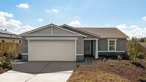 Exterior - 8107 Crofton Way, Bakersfield, CA 93307 photo 4 of 9