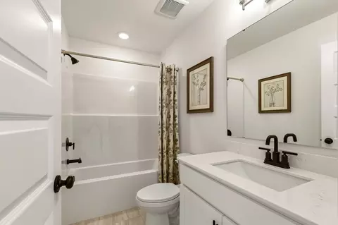 Bath - 172 Buckingham Dr, Conway, SC 29526 photo 2 of 2