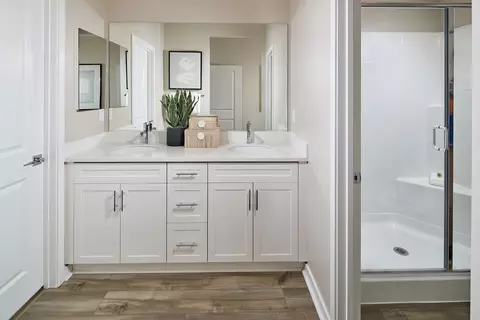 Bath - 12634 Hampton Ave, Eastvale, CA 92880 photo 1 of 4