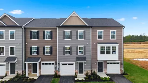 45 Scammel Dr, Bunker Hill, WV 25413