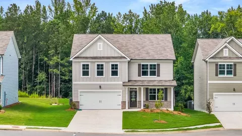 548 Majestic Oak Cir, Dallas, GA 30132