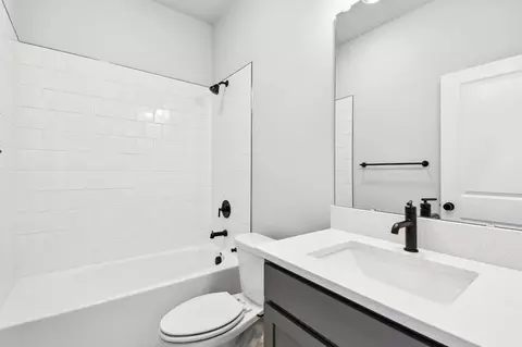 Bath - 5593 Coopers Hawk Ct, Saint Cloud, FL 34772 photo 3 of 3