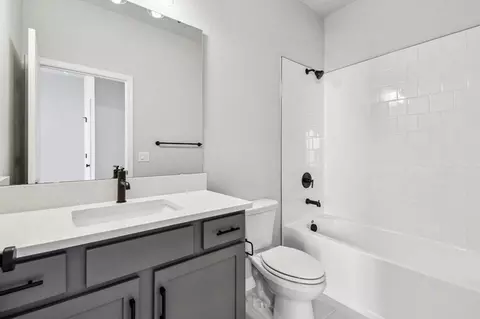Bath - 5593 Coopers Hawk Ct, Saint Cloud, FL 34772 photo 2 of 3