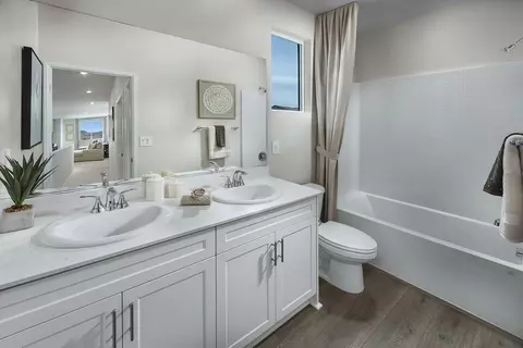 Bath - 11467 Sheehan Ln, Beaumont, CA 92223 photo 2 of 2