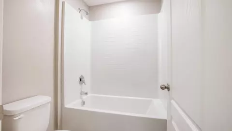 Bath - 2214 Elegant Mnr Cir, Edgewater, FL 32141 photo 6 of 7