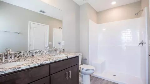 Bath - 2214 Elegant Mnr Cir, Edgewater, FL 32141 photo 2 of 7