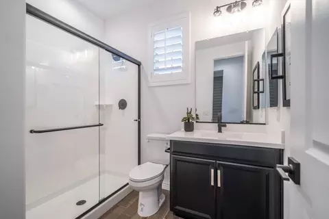 Bath - 7911 E Raleigh Ave, Mesa, AZ 85212 photo 2 of 5