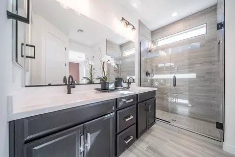 Bath - 7911 E Raleigh Ave, Mesa, AZ 85212 photo 1 of 5