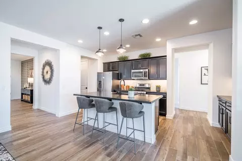 Kitchen - 7911 E Raleigh Ave, Mesa, AZ 85212 photo 3 of 8