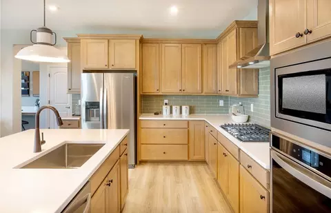 Kitchen - 3163 Vineyard Ln, Aurora, IL 60502 photo 3 of 5