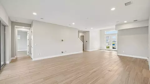 Living - 8530 Salmar Loop, Parrish, FL 34219 photo 5 of 9