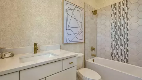 Bath - 8530 Salmar Loop, Parrish, FL 34219 photo 4 of 11