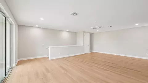 Living - 8530 Salmar Loop, Parrish, FL 34219 photo 7 of 9