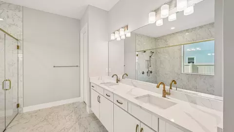 Bath - 8530 Salmar Loop, Parrish, FL 34219 photo 4 of 6