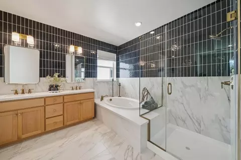 Bath - 697 W Cliff St, Oakley, CA 94561 photo 1 of 2