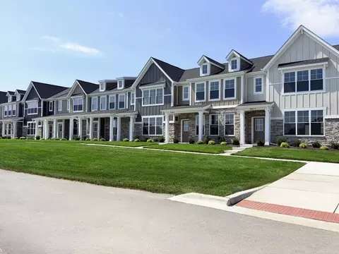 Exterior - 1609 E Parkside Ln, Dyer, IN 46311 photo 3 of 7