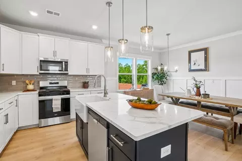 Kitchen - 623 Sweetspire Trl, Seneca, SC 29678 photo 3 of 4