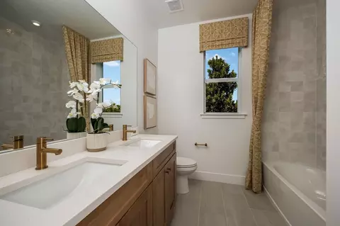 Bath - 11965 Starbright Path, Venice, FL 34293 photo 4 of 4
