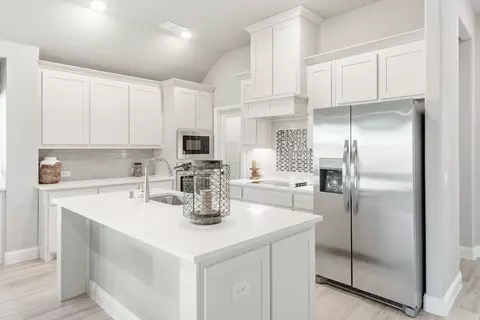 Kitchen - 301 River Meadows Ln, Argyle, TX 76226 photo 3 of 4