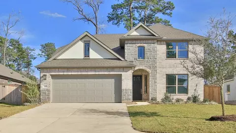140 Mockingbird Trails Dr, Willis, TX 77318