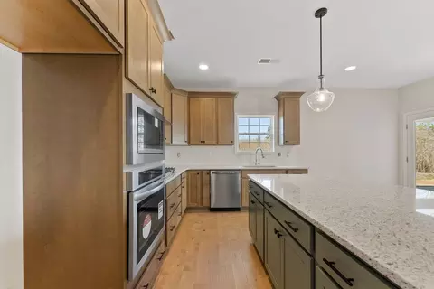 Kitchen - 102 Beaver Creek Way, Lagrange, GA 30241 photo 4 of 4