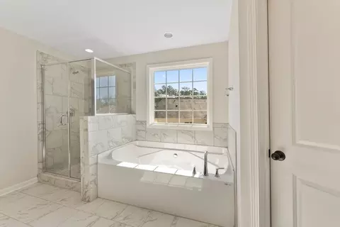 Bath - 102 Beaver Creek Way, Lagrange, GA 30241 photo 7 of 8