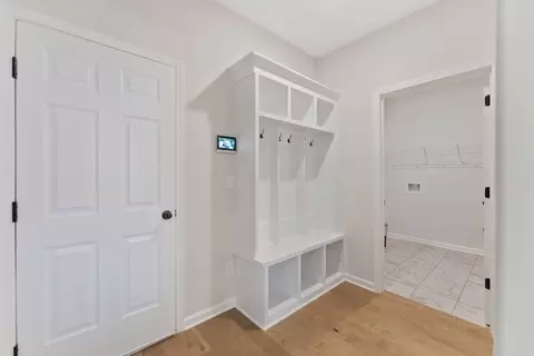 Entry Way - 102 Beaver Creek Way, Lagrange, GA 30241 photo 4 of 5