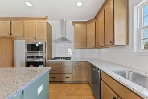 Kitchen - 102 Beaver Creek Way, Lagrange, GA 30241 photo 3 of 4