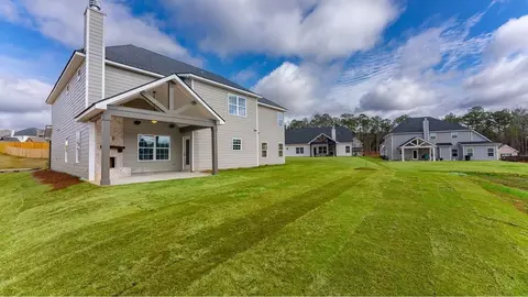 Exterior - 102 Beaver Creek Way, Lagrange, GA 30241 photo 6 of 18